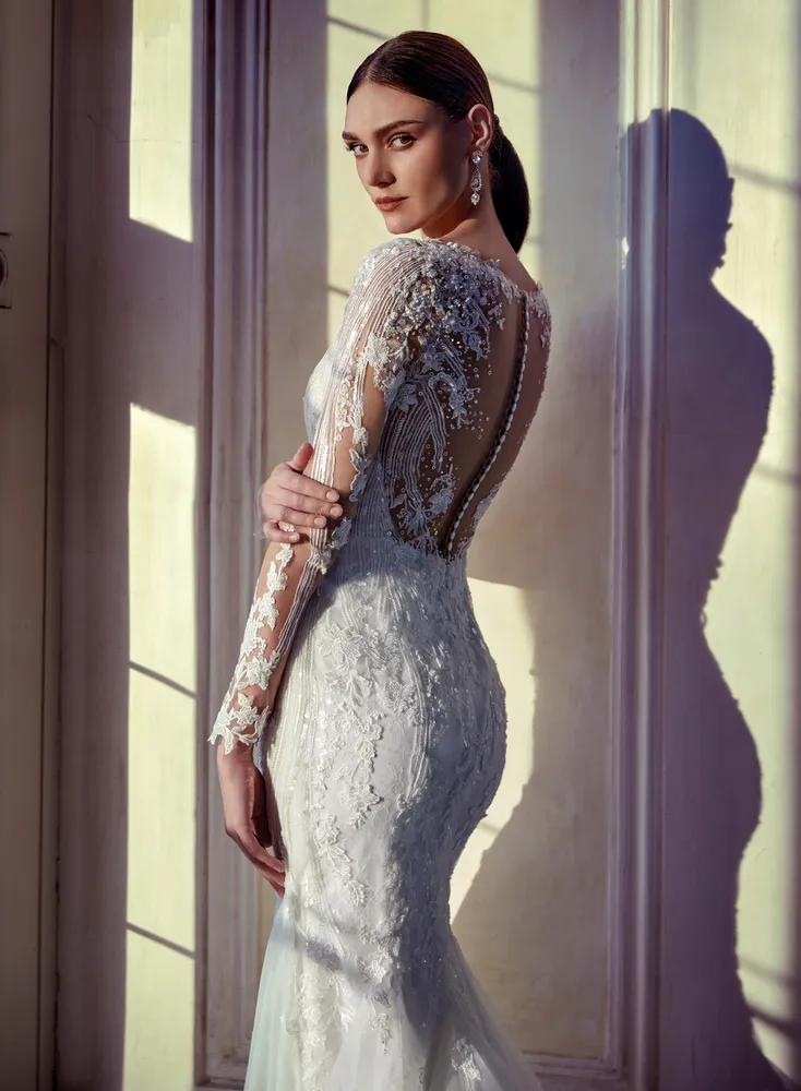 PRONOVIASの衣装
